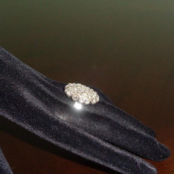 Round faux crystal ring- costume jewelry - Picture 9 of 12